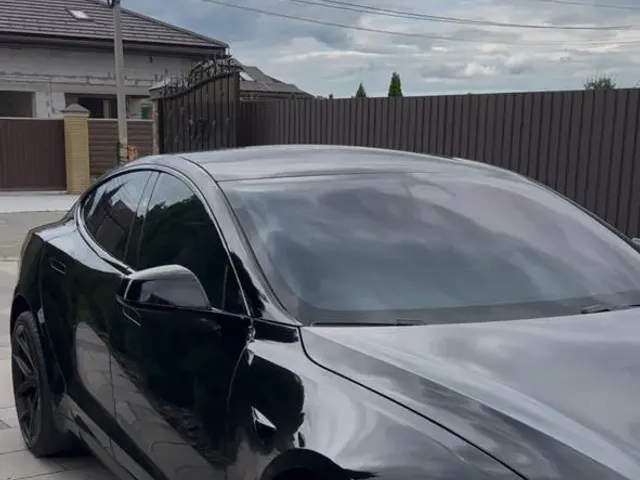 Tesla Model S - фото 3