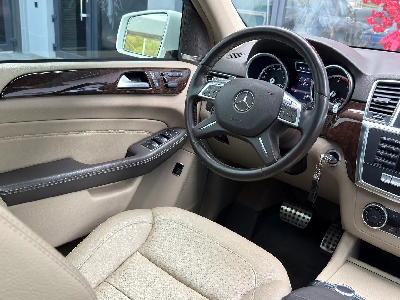Mercedes-Benz M-Класс - фото 17