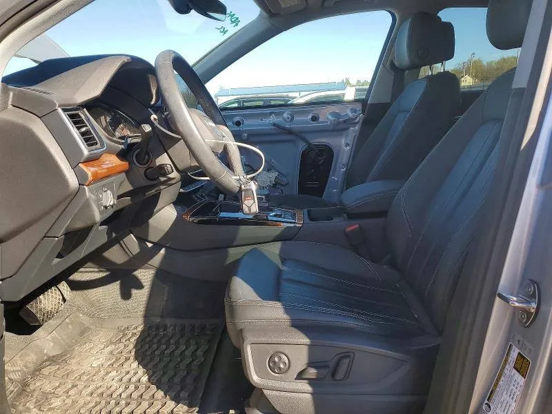 Audi Q5 - фото 9