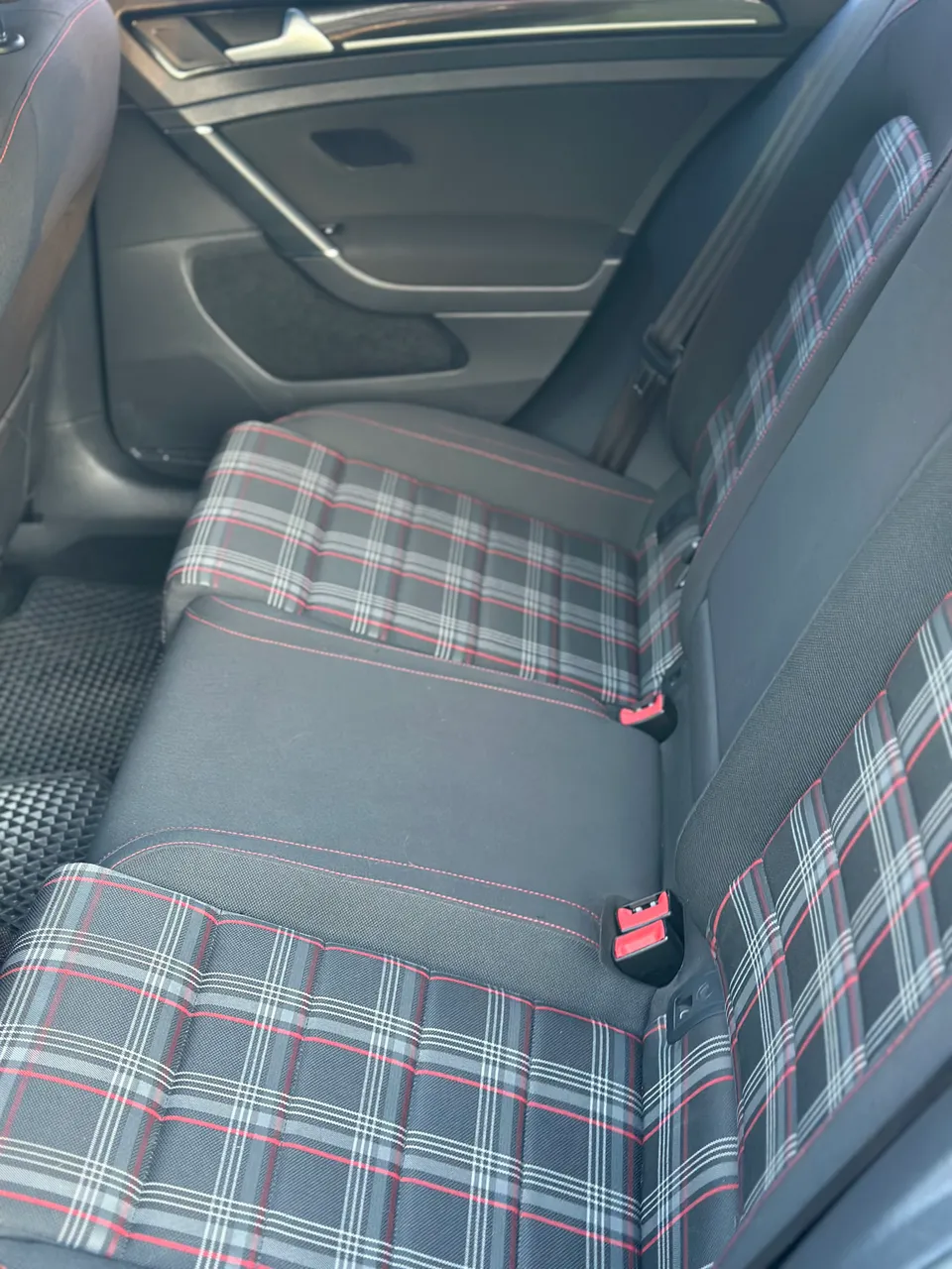 Volkswagen Golf GTI - фото 11