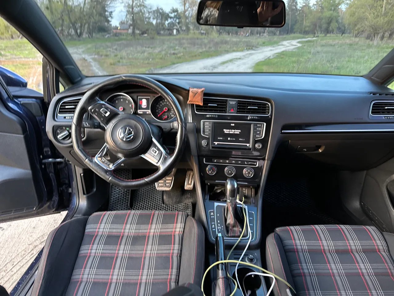 Volkswagen Golf GTI - фото 10