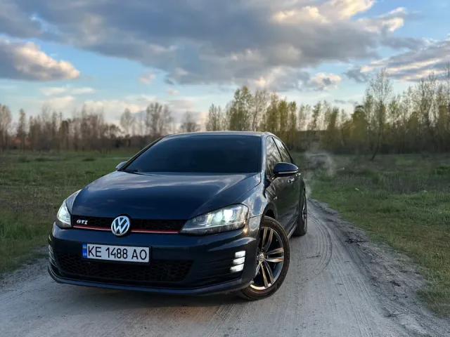 Volkswagen Golf GTI - фото 1