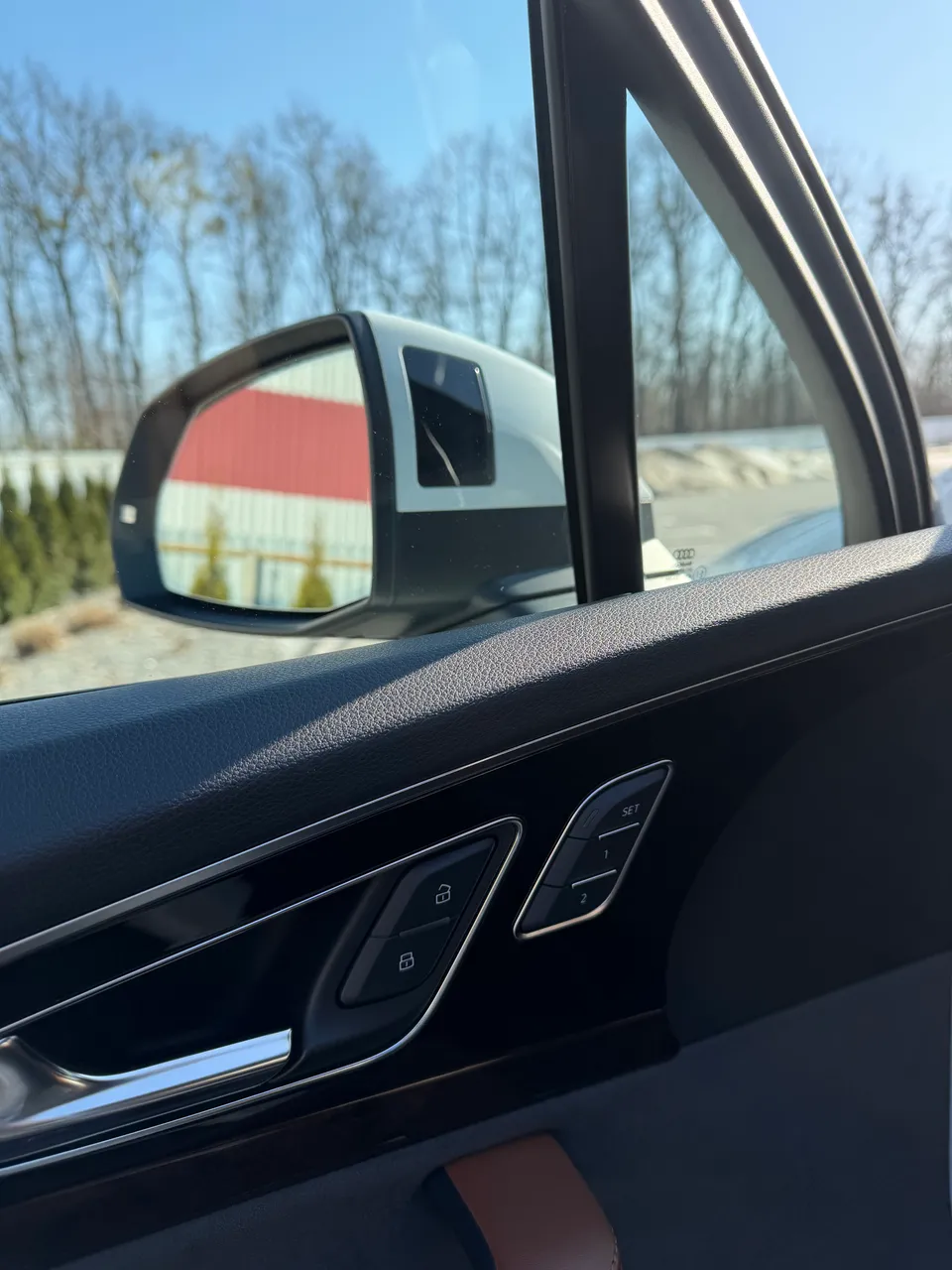 Audi Q7 - фото 21