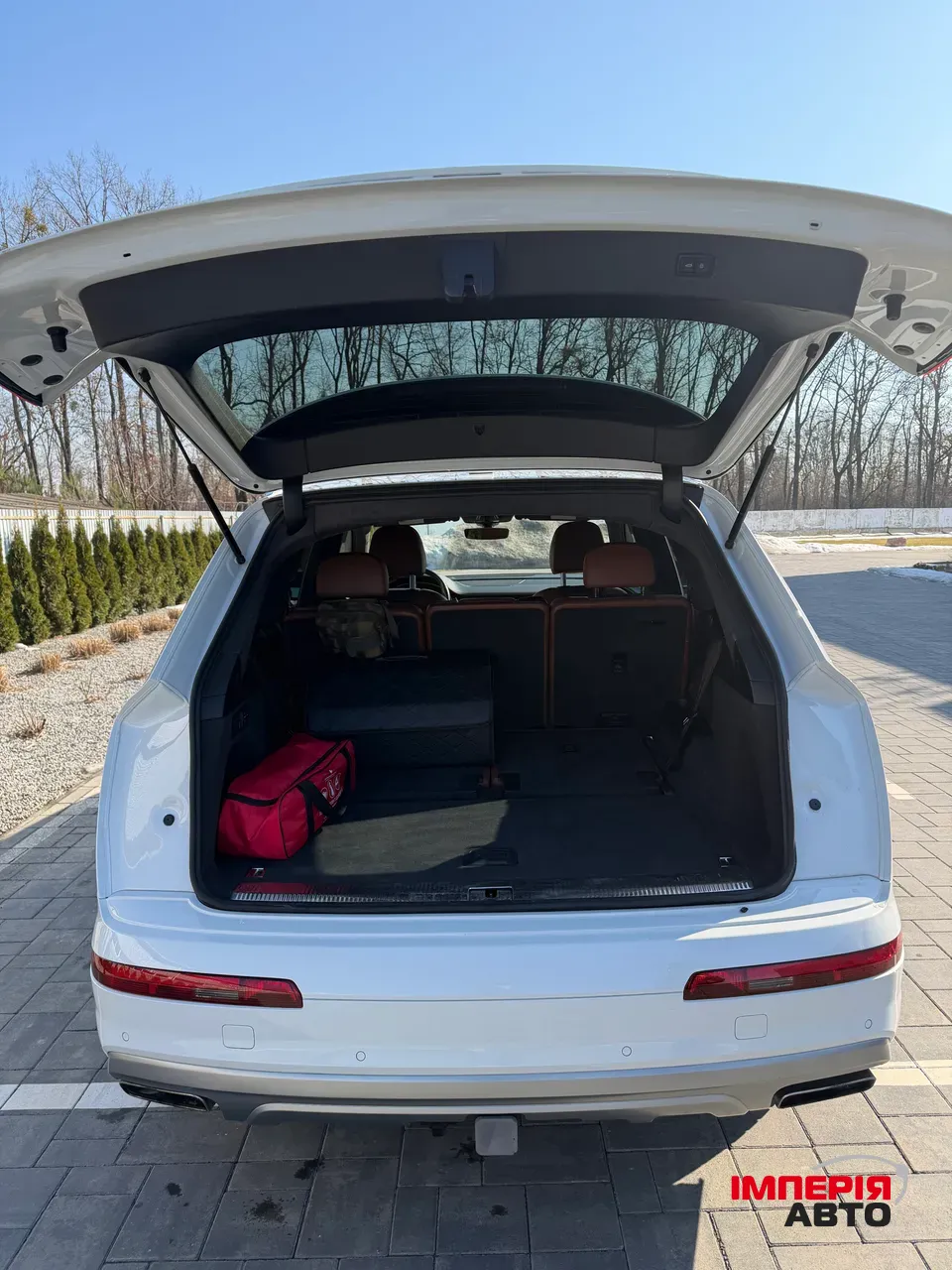 Audi Q7 - фото 11