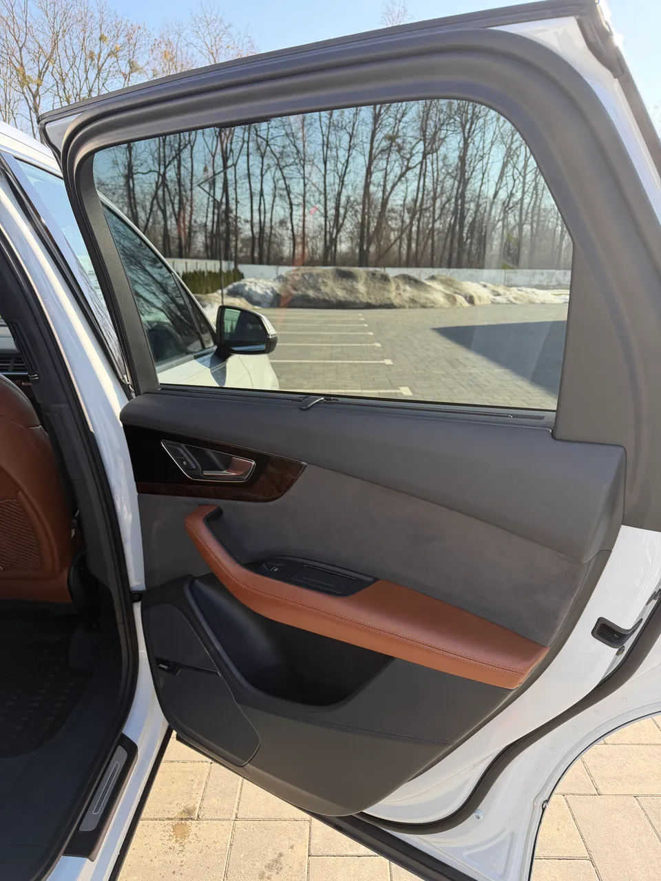 Audi Q7 - фото 15