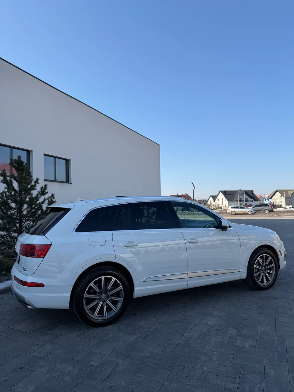 Audi Q7 - фото 34