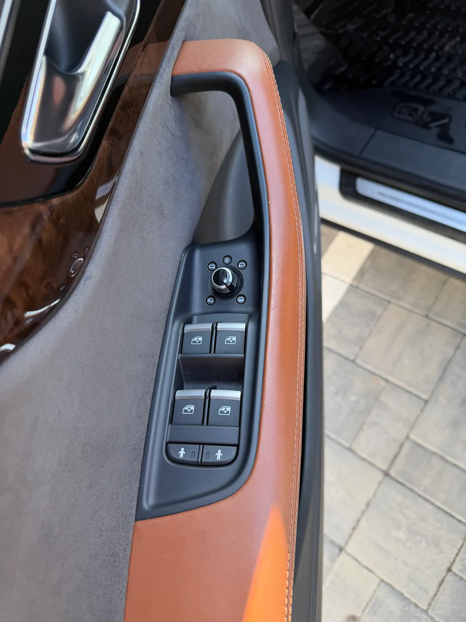 Audi Q7 - фото 20