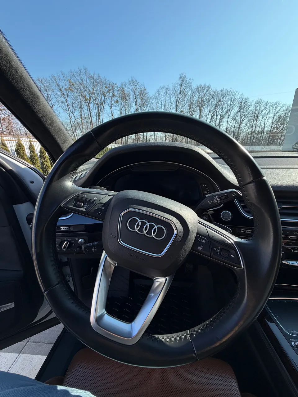 Audi Q7 - фото 24