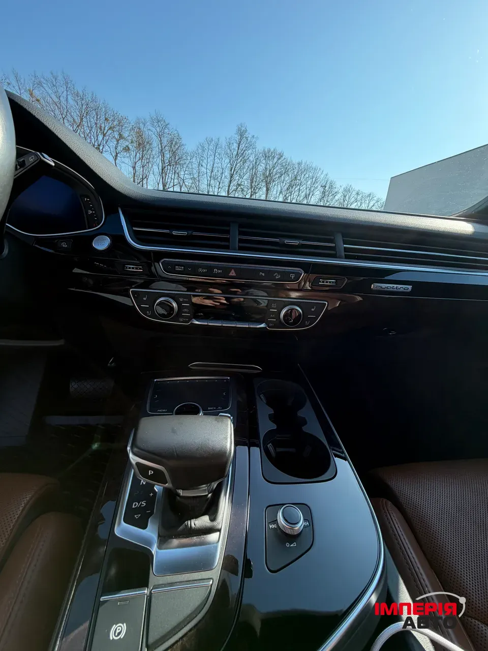 Audi Q7 - фото 25