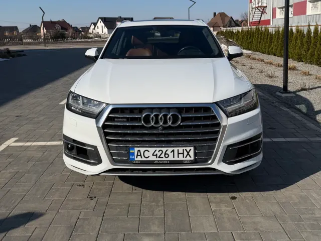 Audi Q7 - фото 3