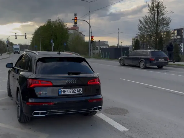 Audi SQ5 - фото 2