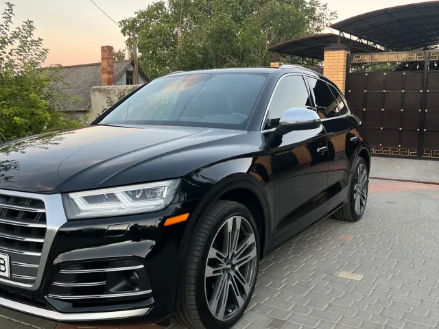 Audi SQ5 - фото 4