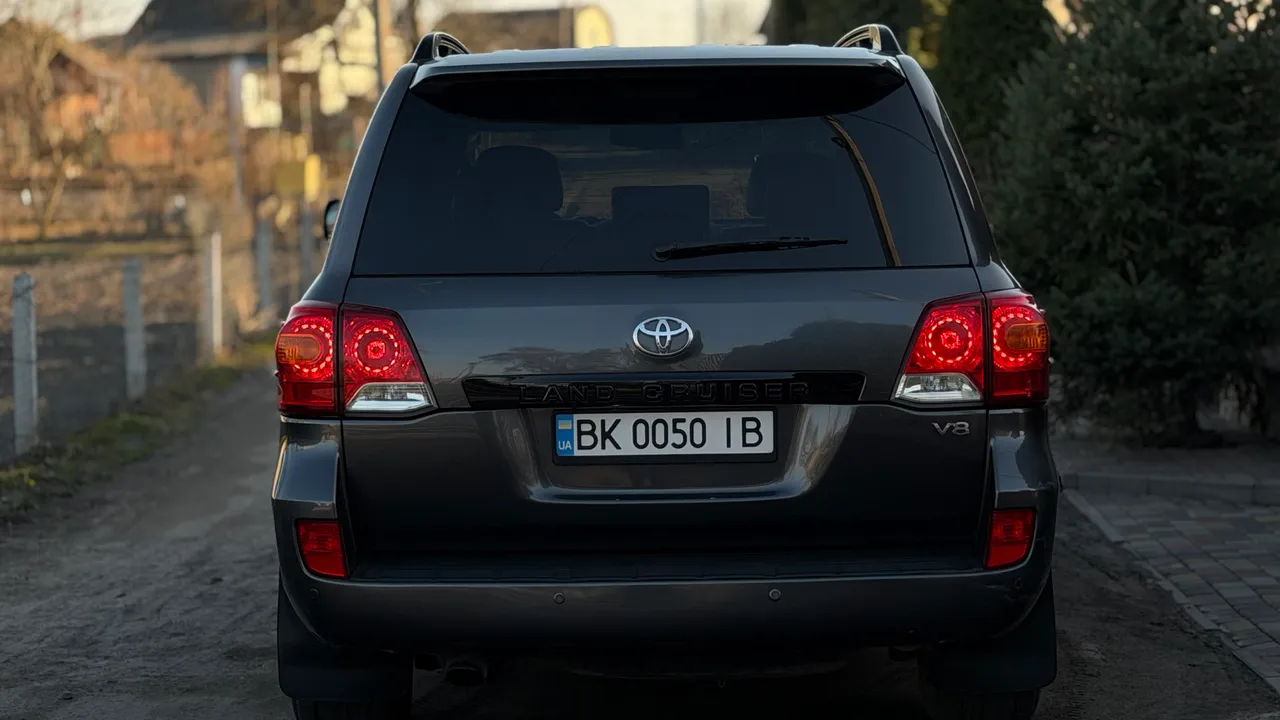 Toyota Land Cruiser - фото 13
