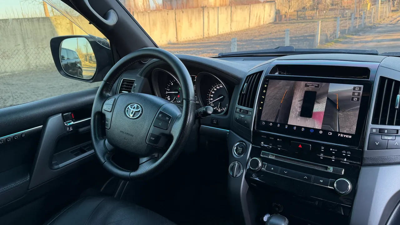 Toyota Land Cruiser - фото 24