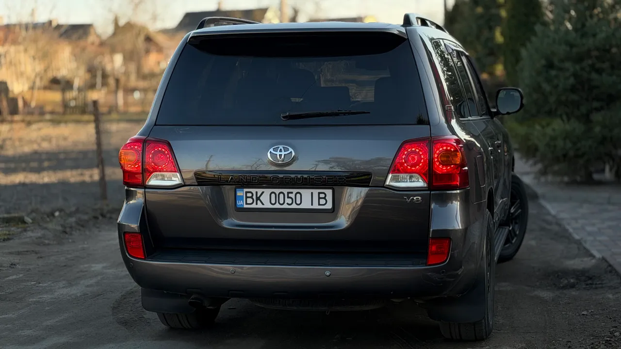 Toyota Land Cruiser - фото 12