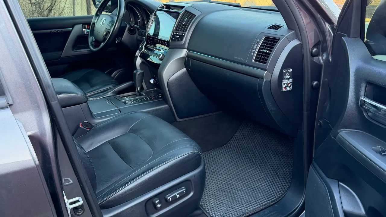 Toyota Land Cruiser - фото 22