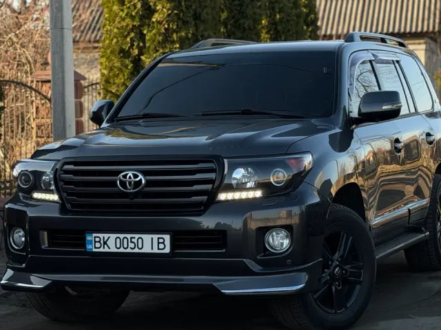 Toyota Land Cruiser - фото 1