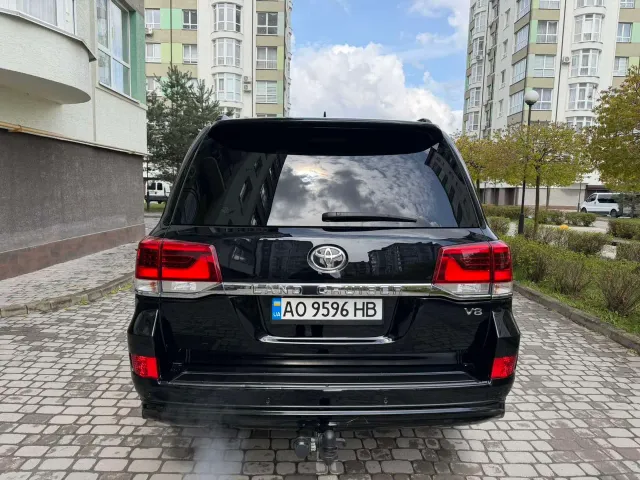 Toyota Land Cruiser - фото 2