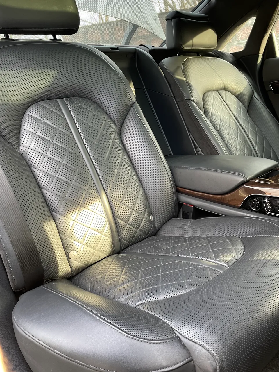 Audi A8 - фото 34