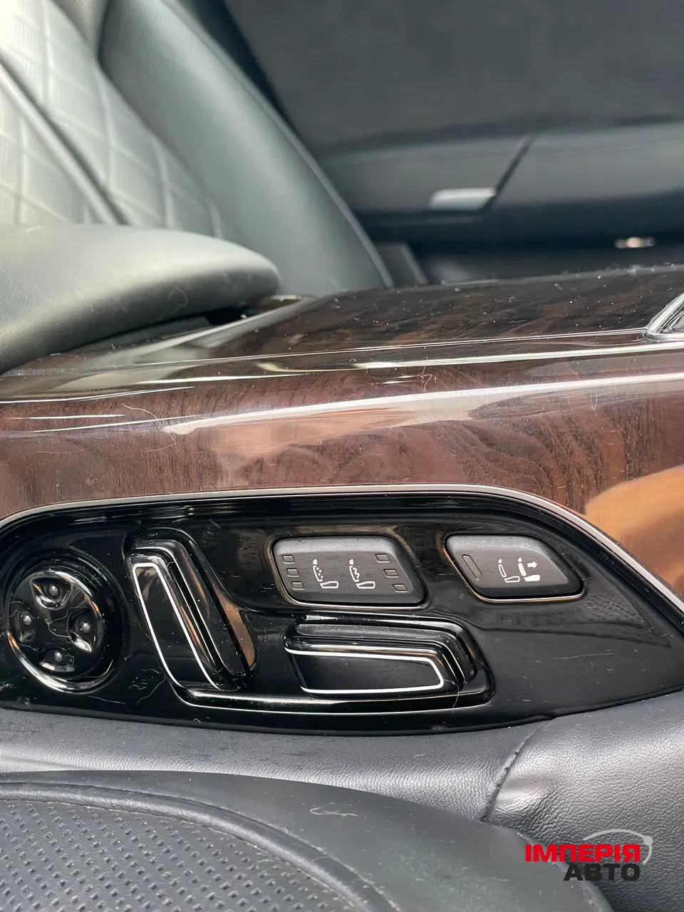 Audi A8 - фото 40