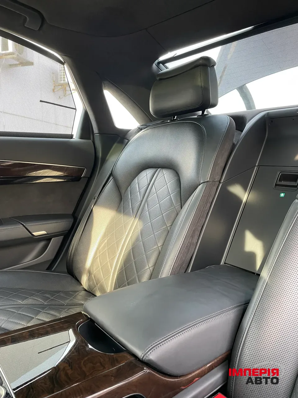 Audi A8 - фото 23