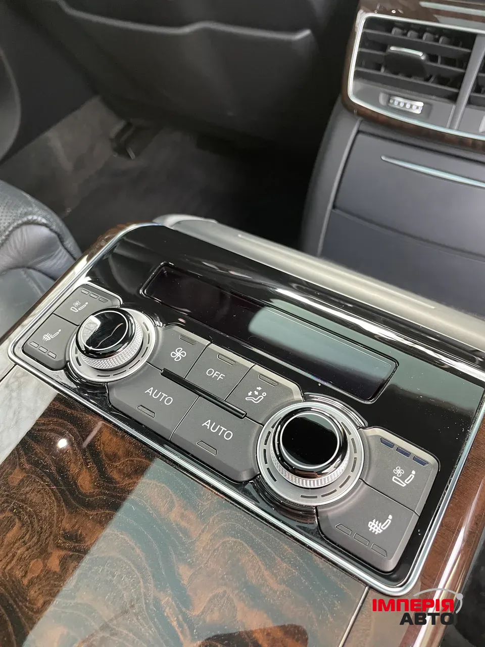 Audi A8 - фото 43