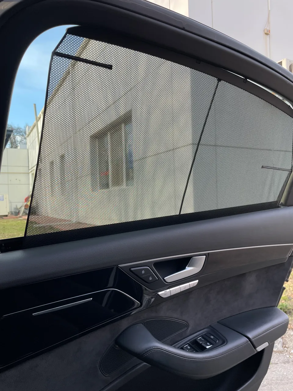 Audi A8 - фото 18