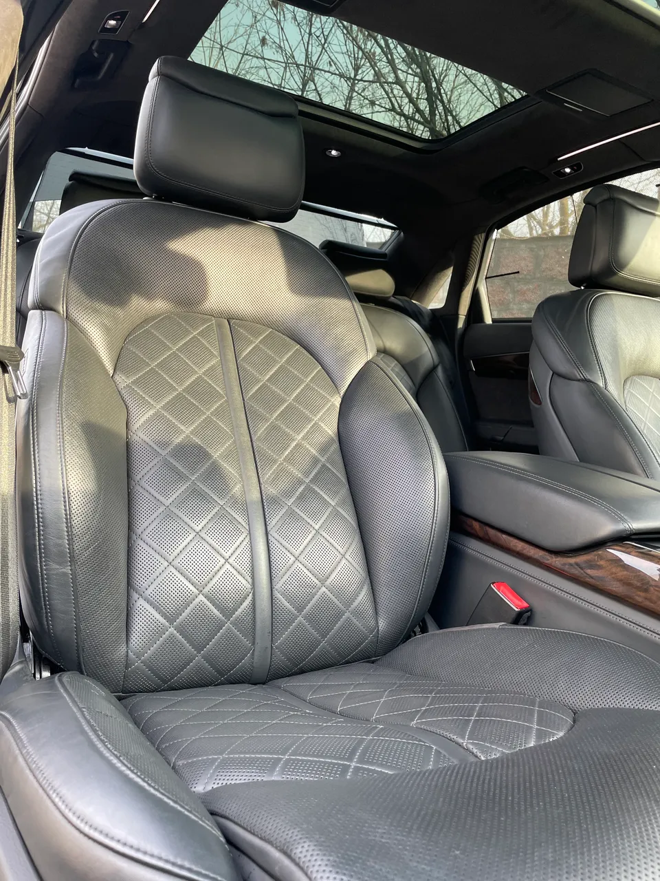 Audi A8 - фото 32