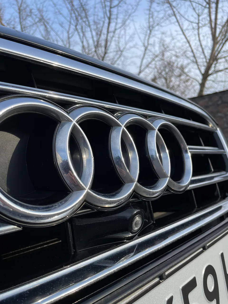 Audi A8 - фото 12