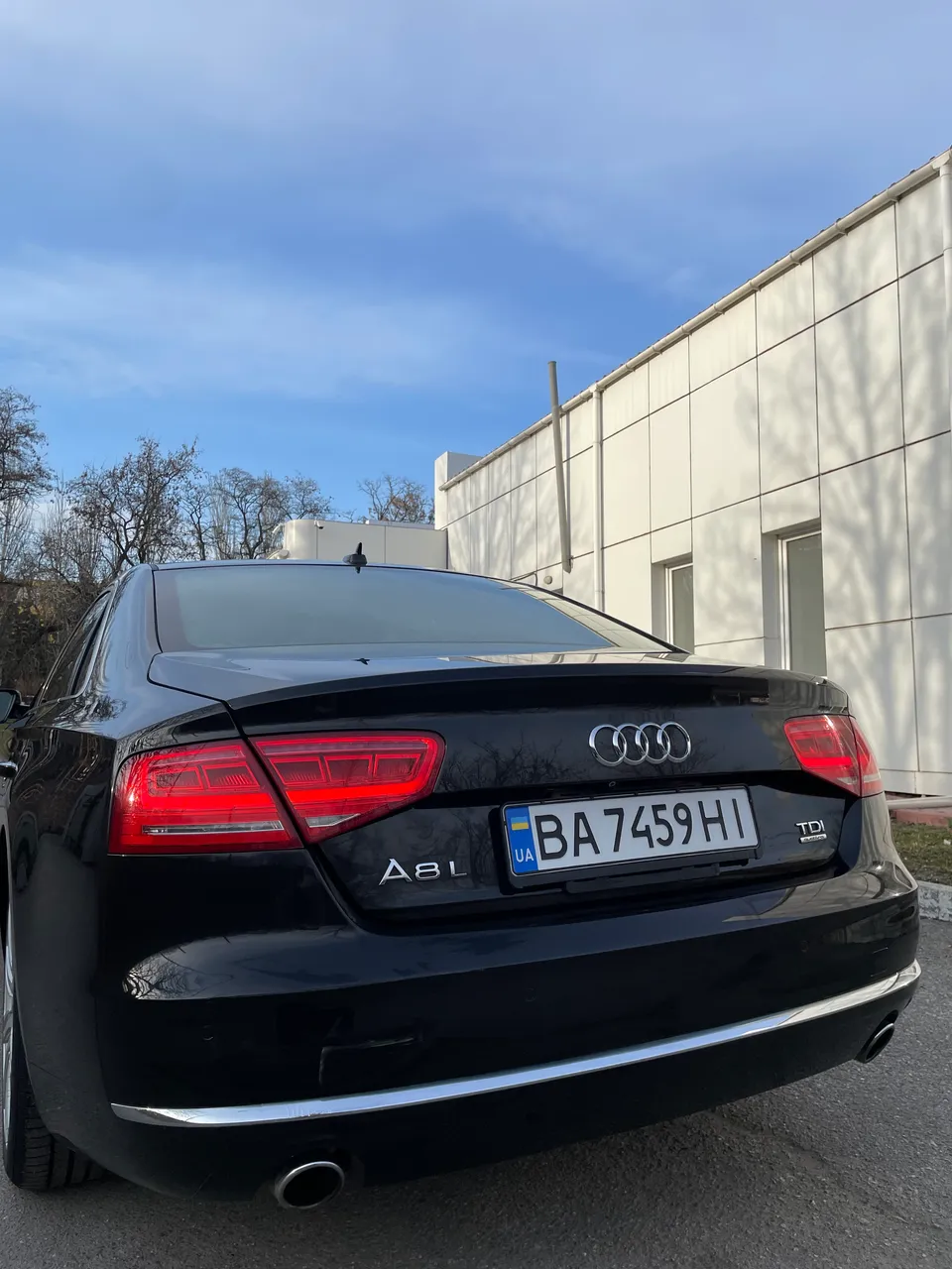 Audi A8 - фото 7
