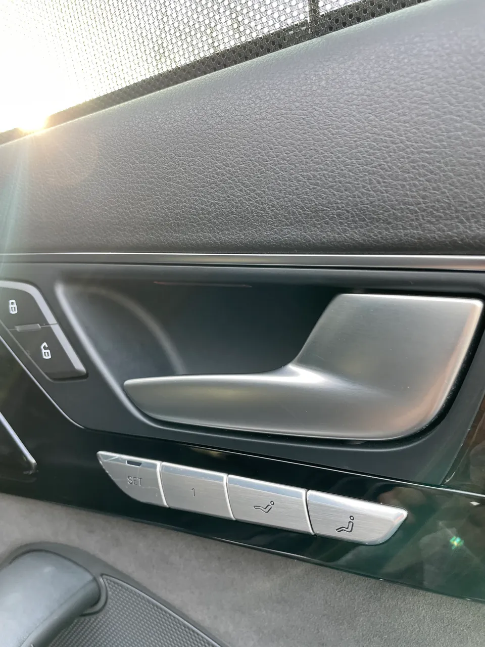 Audi A8 - фото 37