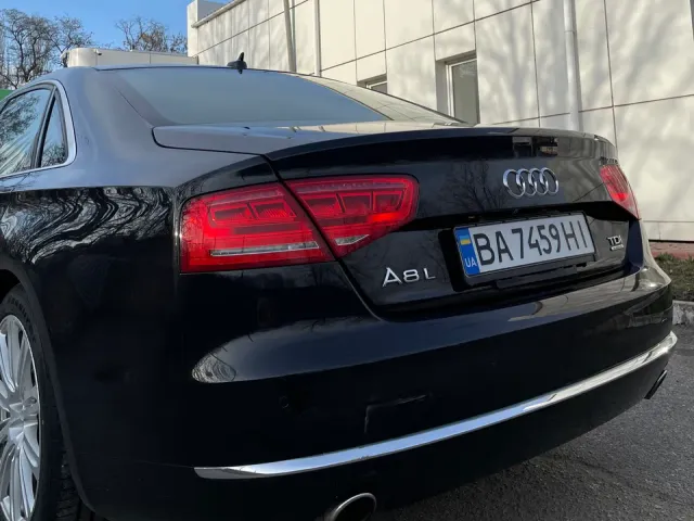 Audi A8 - фото 5