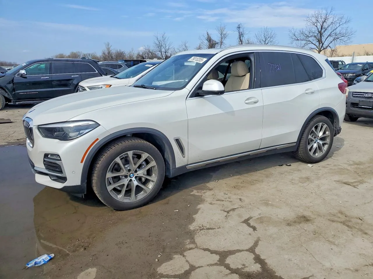 BMW X5 - фото 1