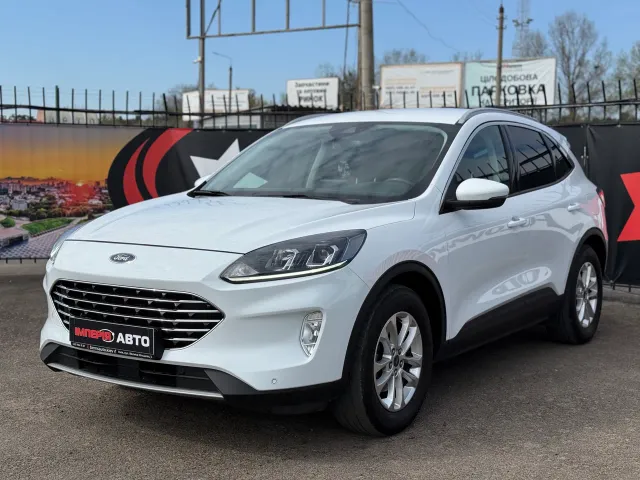 Ford Kuga - фото 1