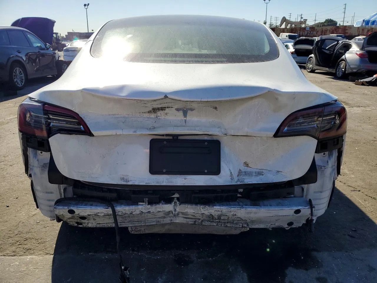 Tesla Model 3 - фото 5