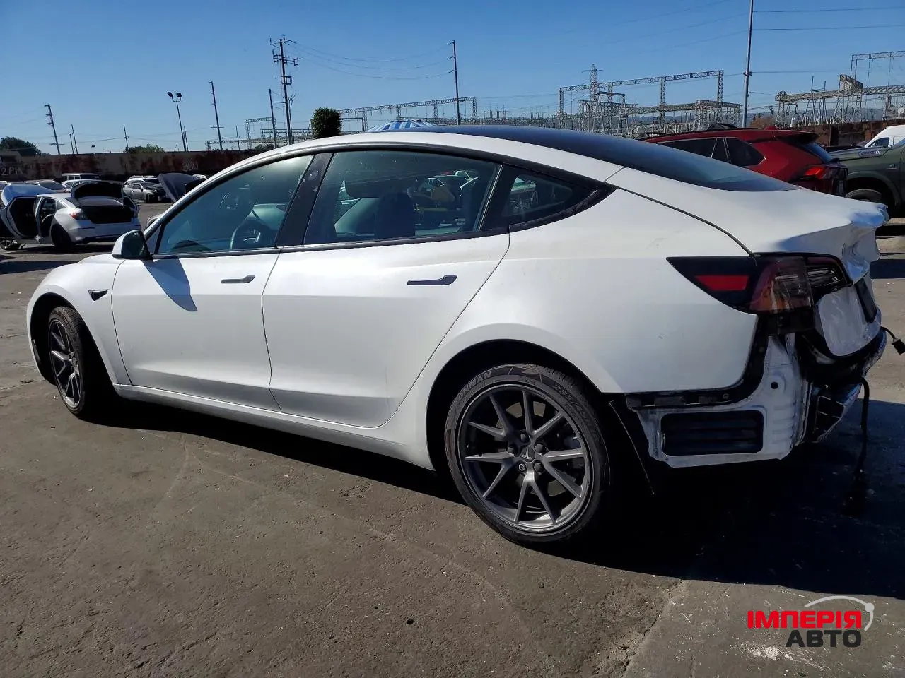 Tesla Model 3 - фото 4