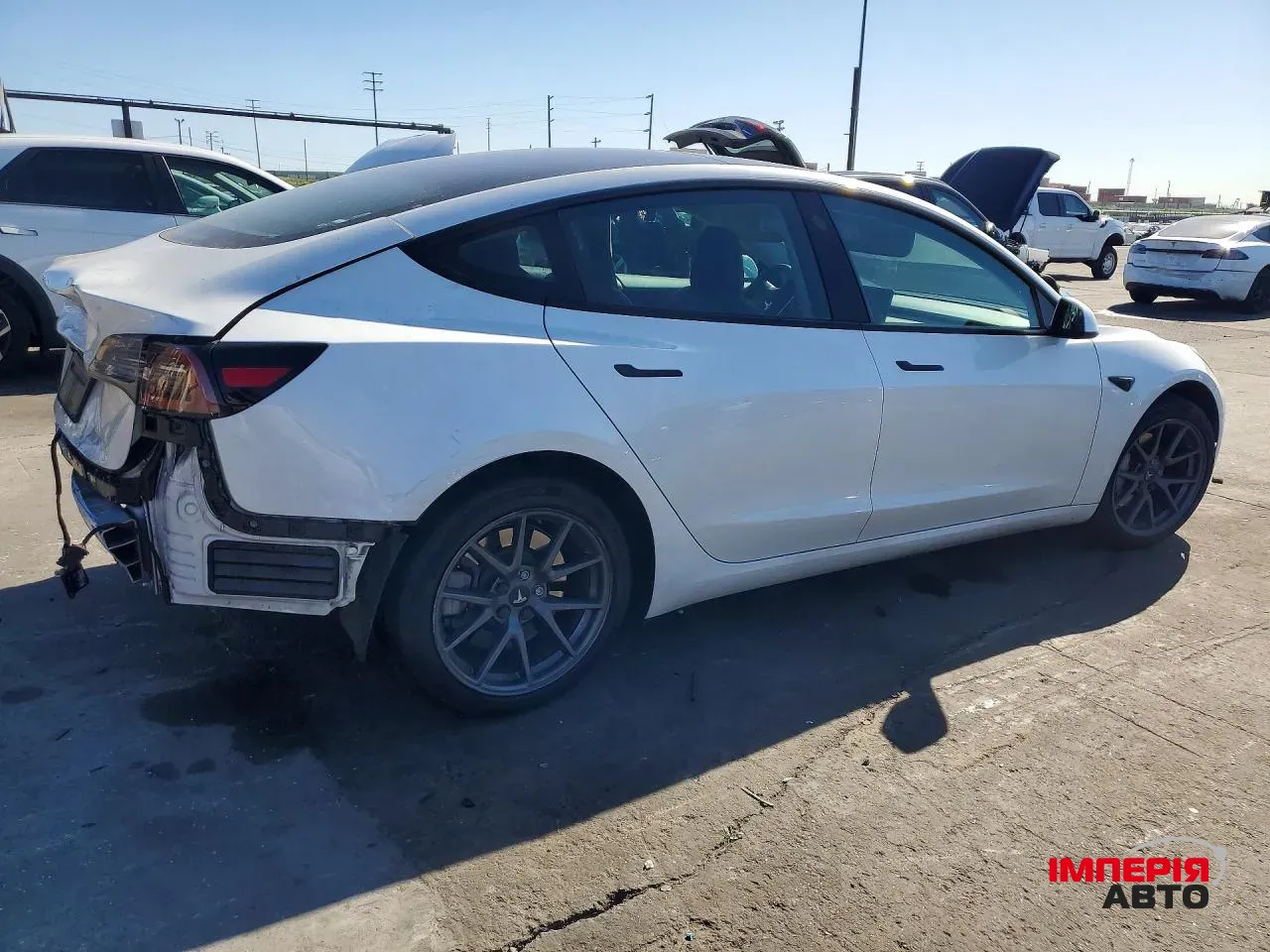 Tesla Model 3 - фото 6