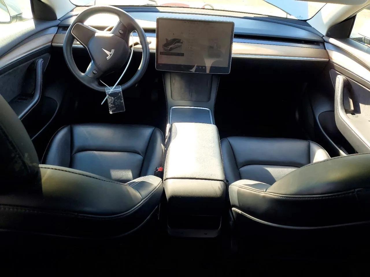 Tesla Model 3 - фото 8