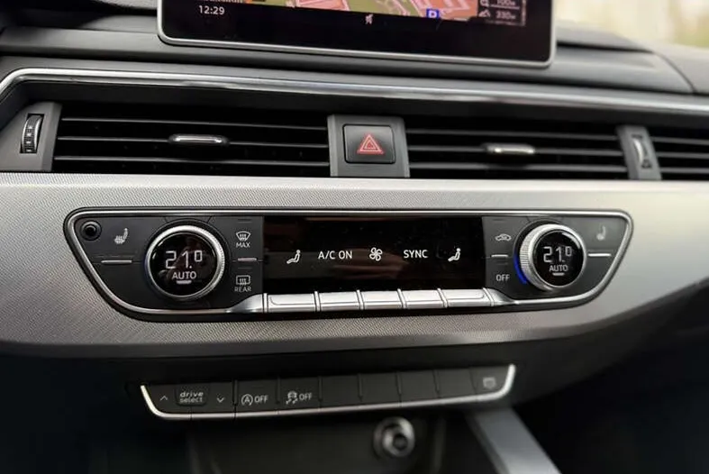 Audi A4 - фото 12