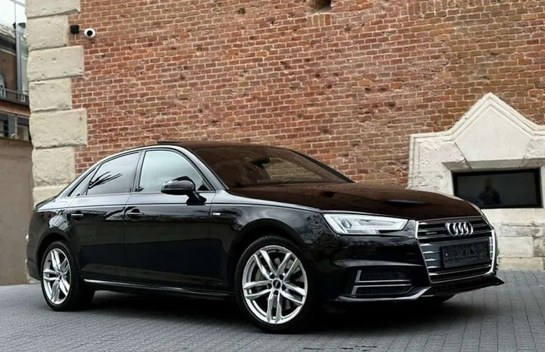 Audi A4 - фото 5
