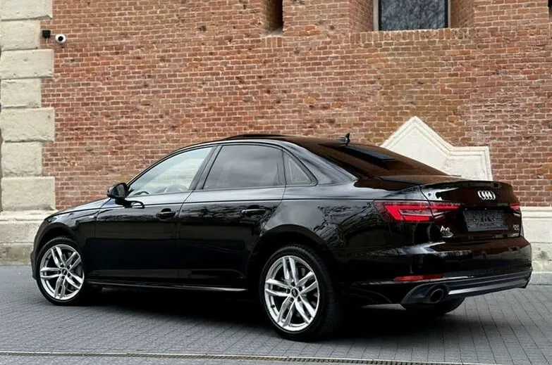 Audi A4 - фото 6