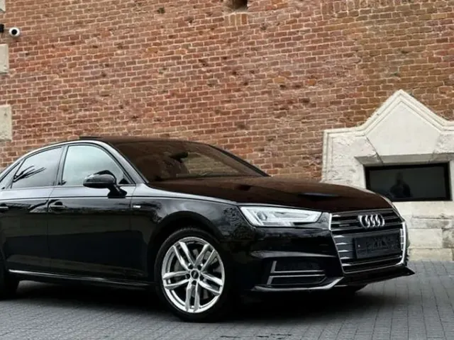 Audi A4 - фото 5