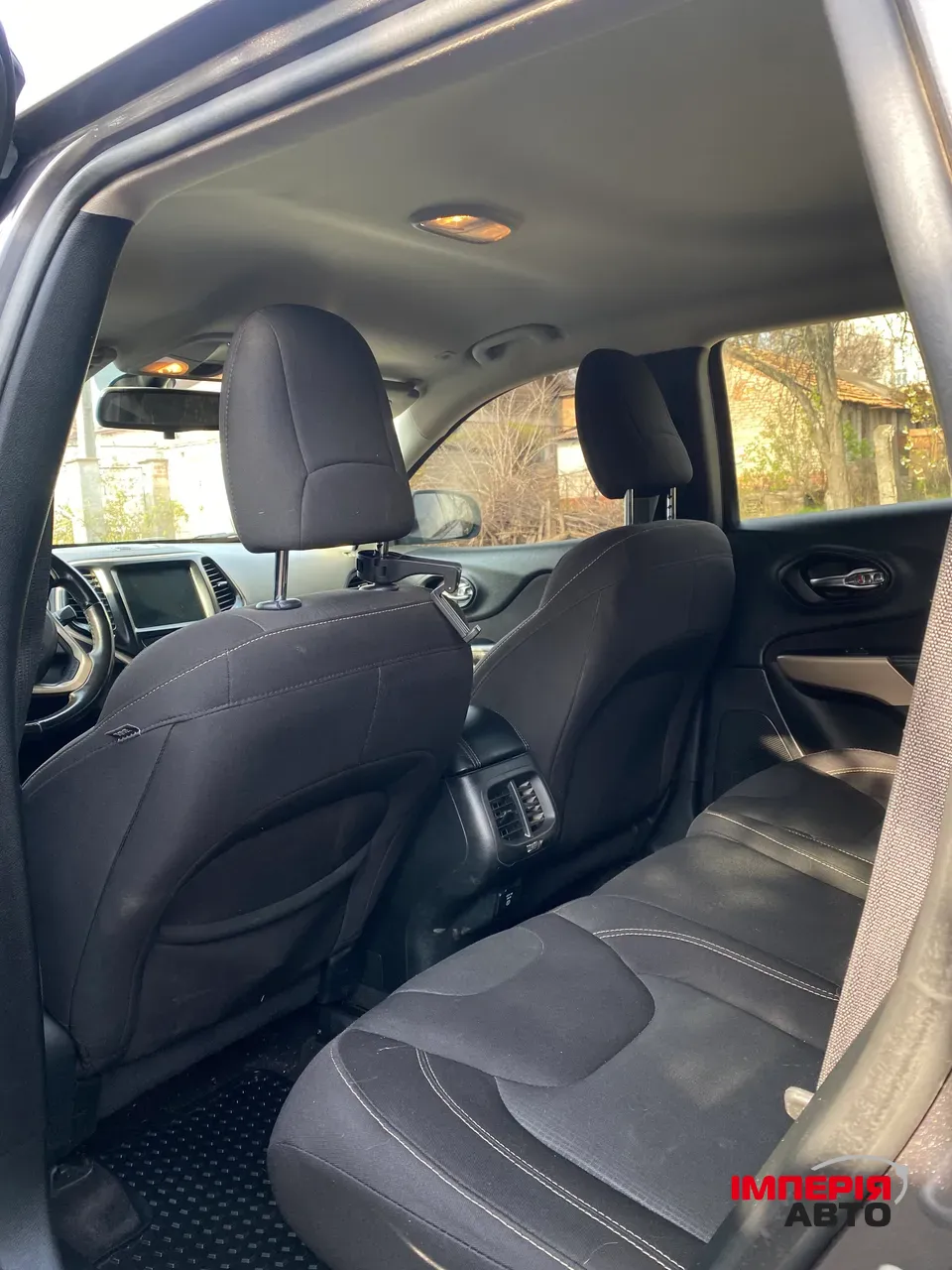 Jeep Cherokee - фото 7