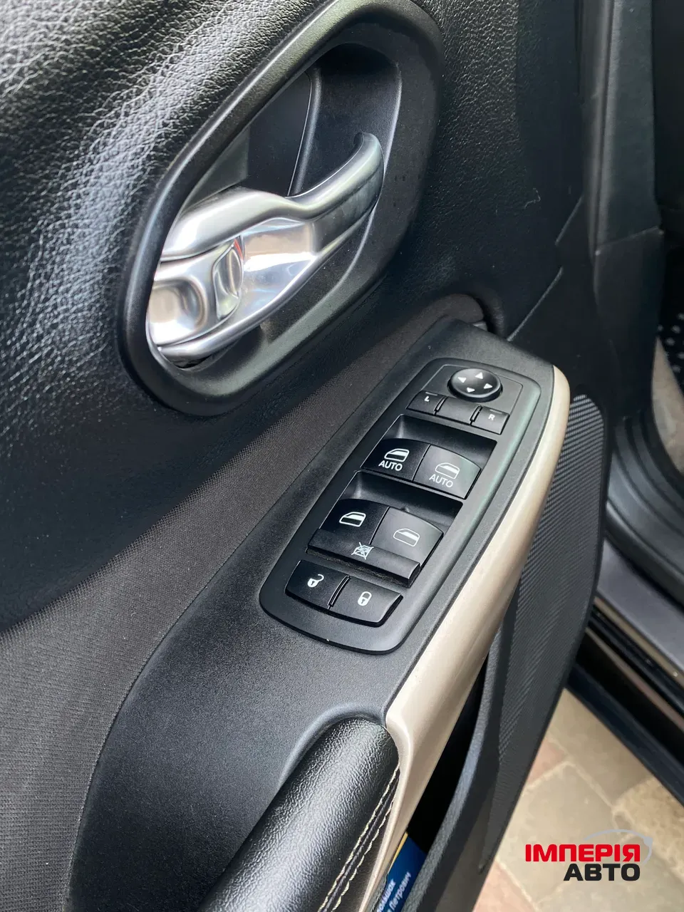 Jeep Cherokee - фото 6