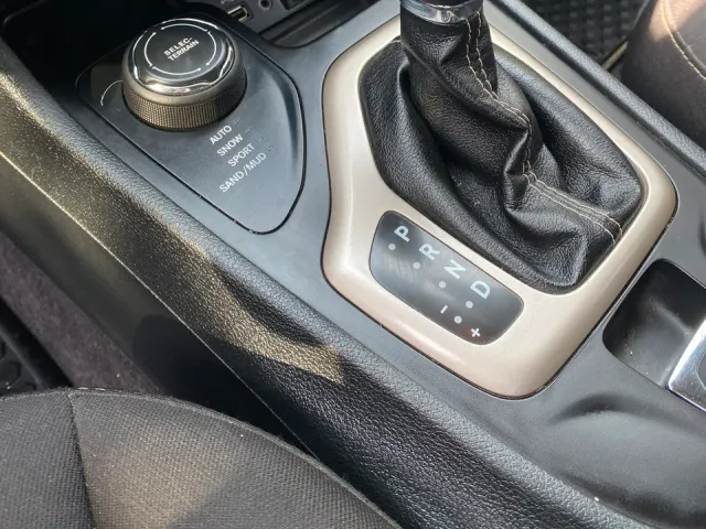 Jeep Cherokee - фото 5
