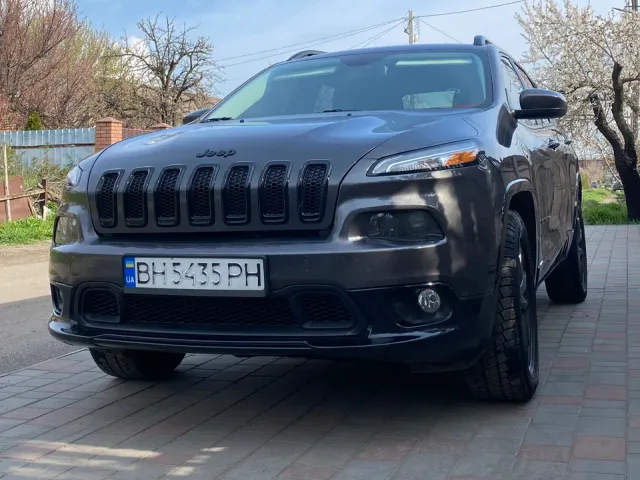 Jeep Cherokee - фото 1