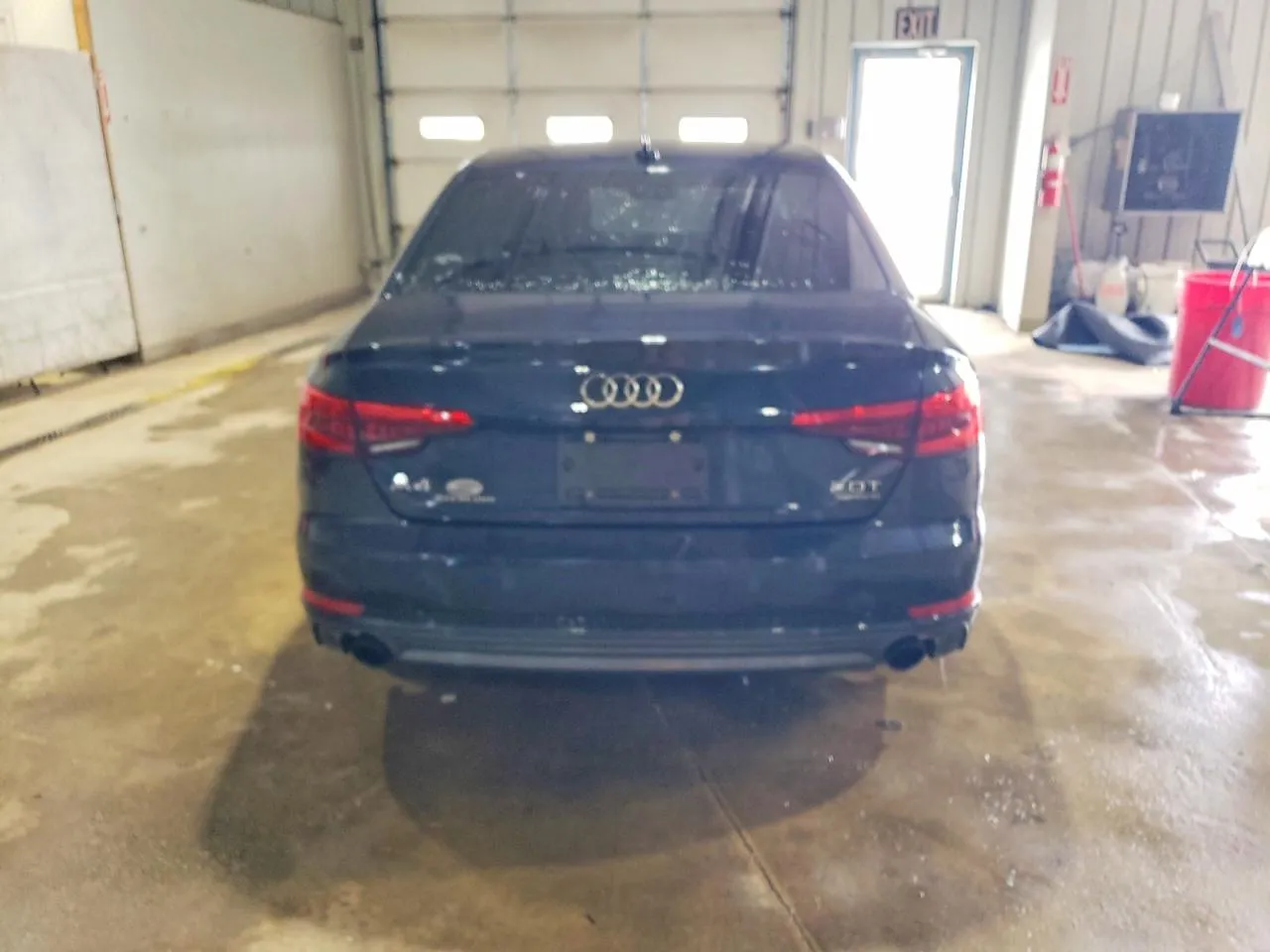 Audi A4 - фото 5