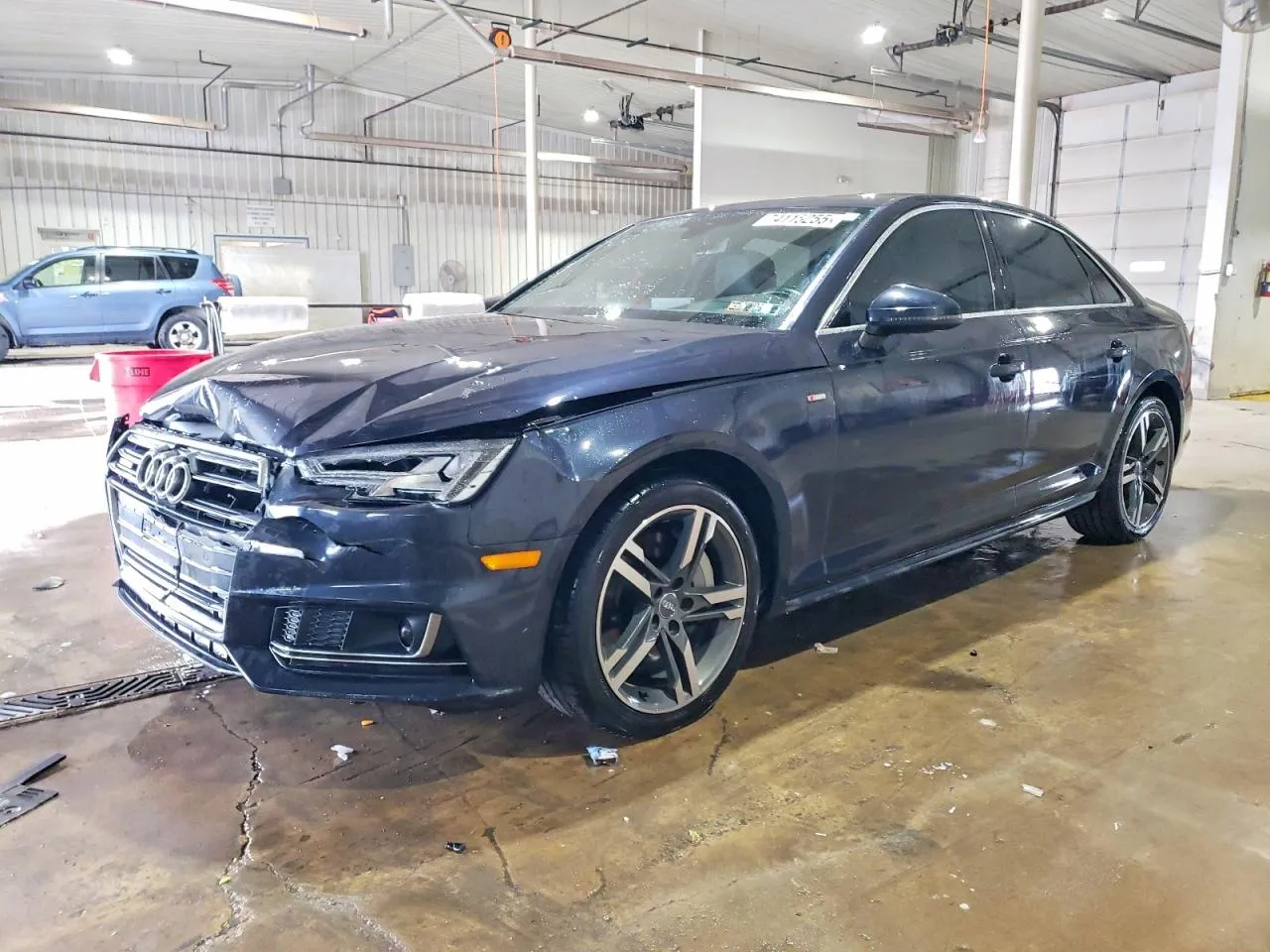 Audi A4 - фото 1