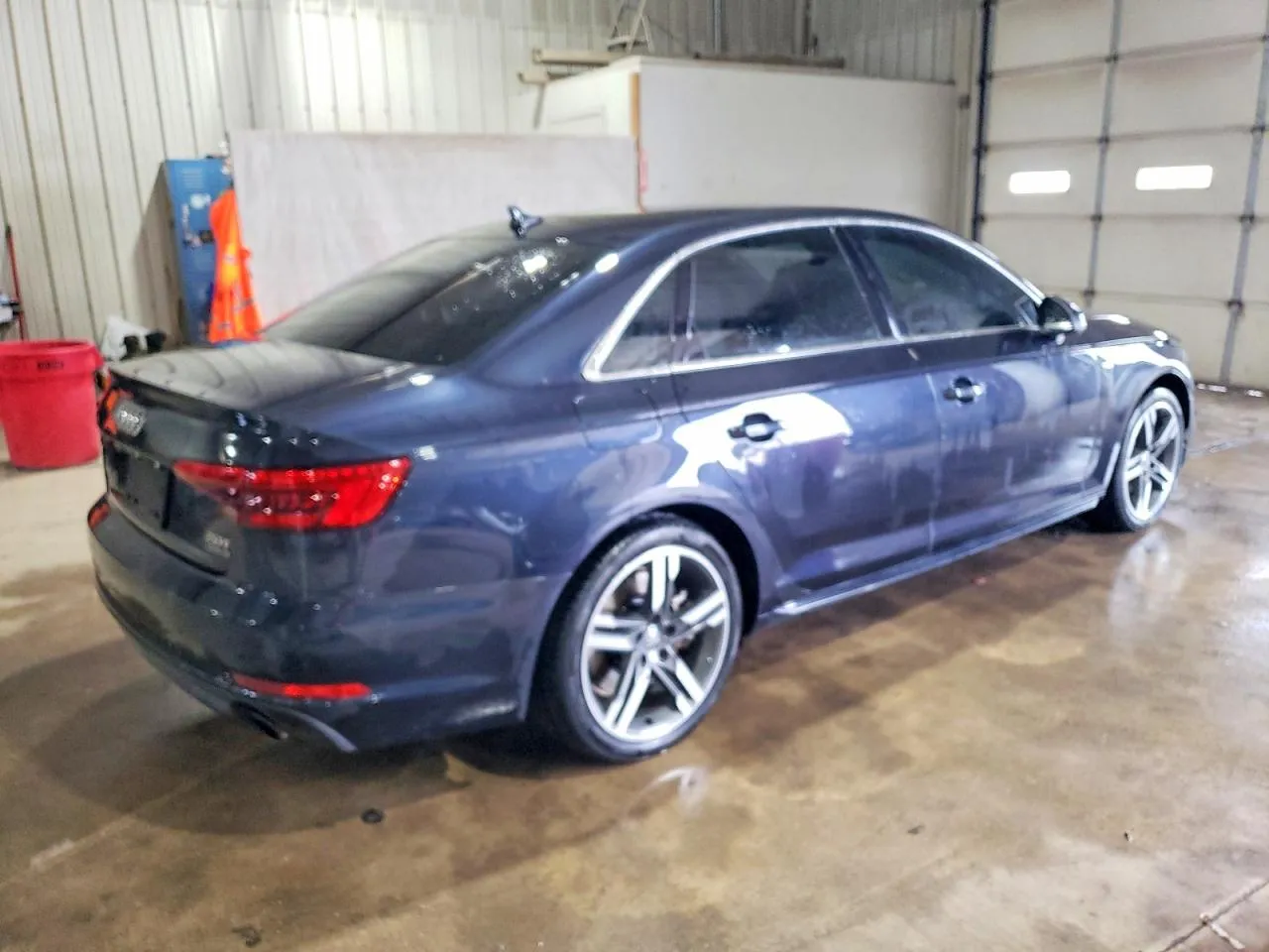 Audi A4 - фото 6