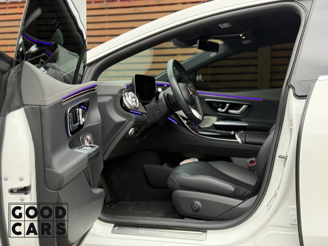 Mercedes-Benz EQE - фото 16